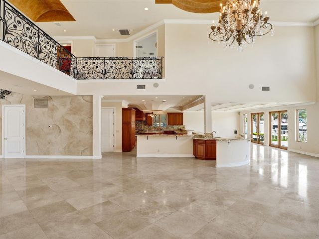 Продажа дома по адресу 3061 NE 43rd Street - фото 6280788