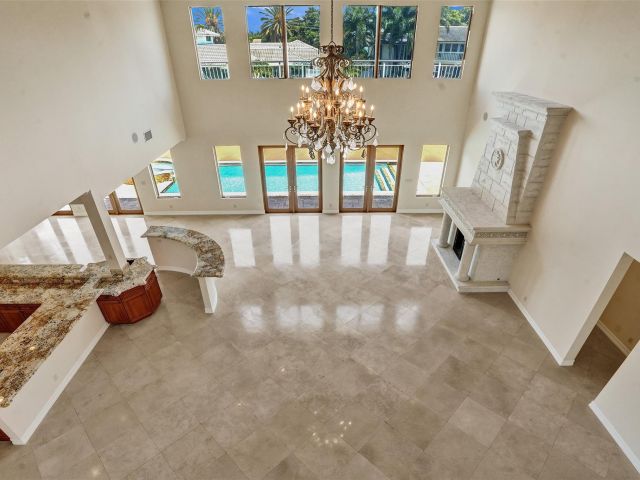 Продажа дома по адресу 3061 NE 43rd Street - фото 6280789