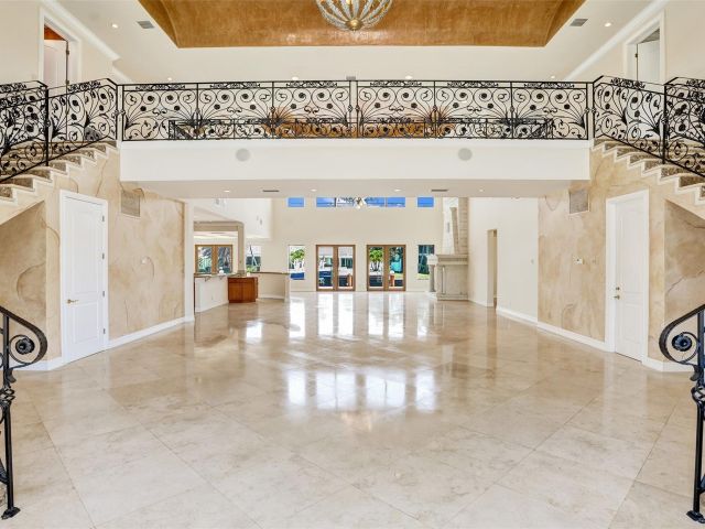 Продажа дома по адресу 3061 NE 43rd Street - фото 6280790