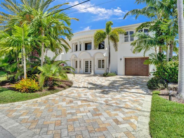 Продажа дома по адресу 3061 NE 43rd Street - фото 6280791