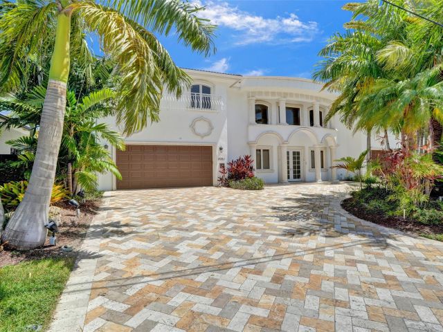 Продажа дома по адресу 3061 NE 43rd Street - фото 6280792