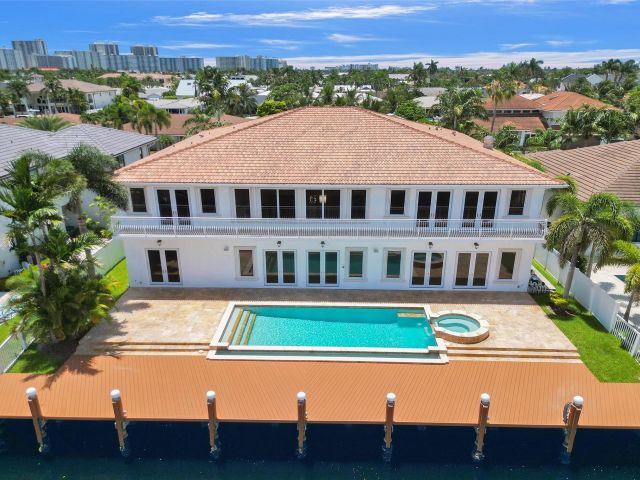 Продажа дома по адресу 3061 NE 43rd Street - фото 6280794