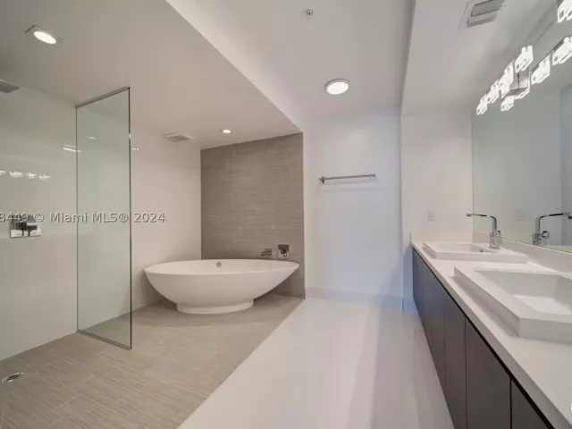 Продажа квартиры #2103 - фото 9051145