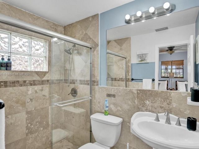 Продажа дома по адресу 208 SW 2nd Ave - фото 5523484