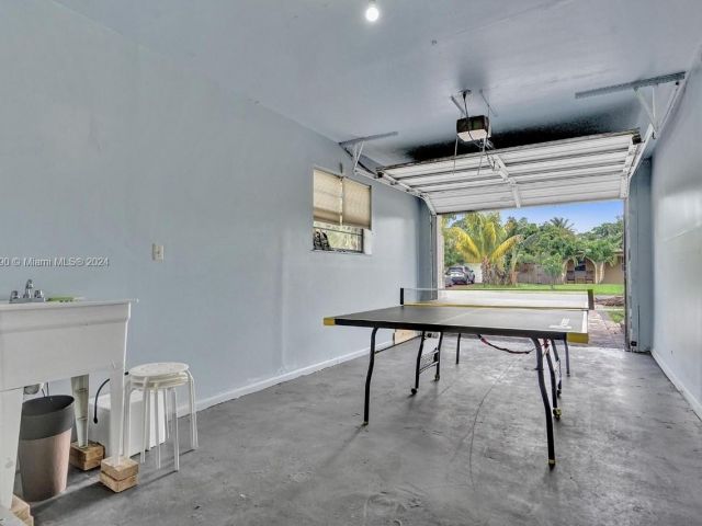 Продажа дома по адресу 208 SW 2nd Ave - фото 5523486