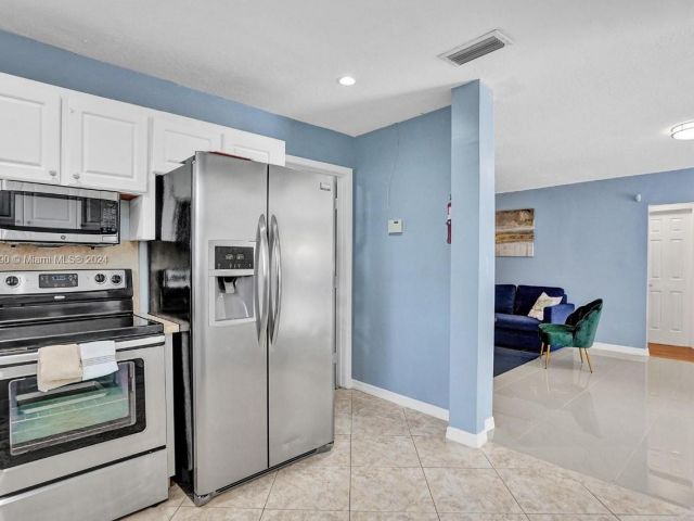 Продажа дома по адресу 208 SW 2nd Ave - фото 5523488