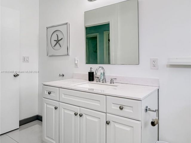 Продажа дома по адресу 216 SW 6th St - фото 5524822