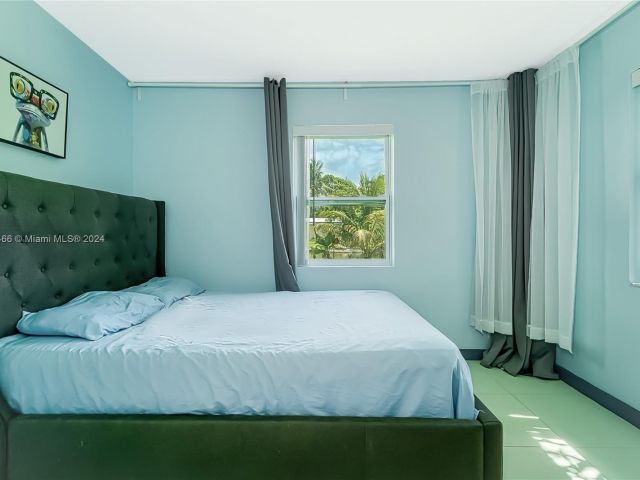 Продажа дома по адресу 216 SW 6th St - фото 5524827