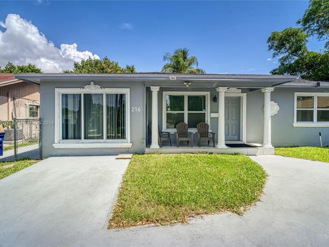 Продажа дома по адресу 216 SW 6th St - фото 5524839