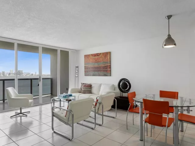 Продажа квартиры #2214 - фото 5614575