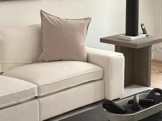 Дом в аренду по адресу 630 NE 117th St - фото 5570906