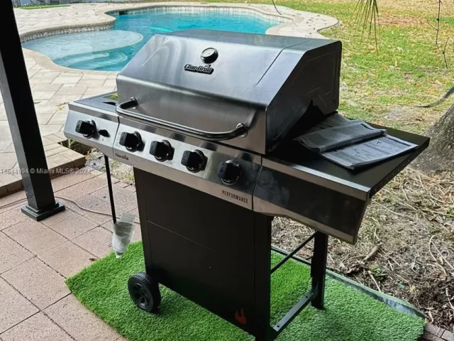 Дом в аренду по адресу 630 NE 117th St - фото 5570908