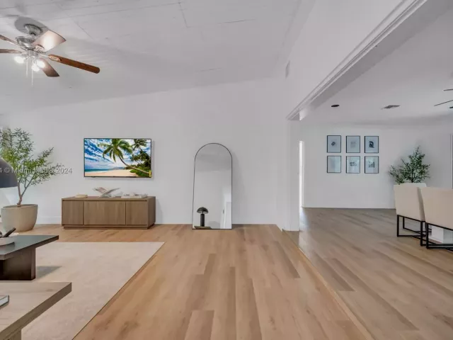 Дом в аренду по адресу 630 NE 117th St - фото 5570897