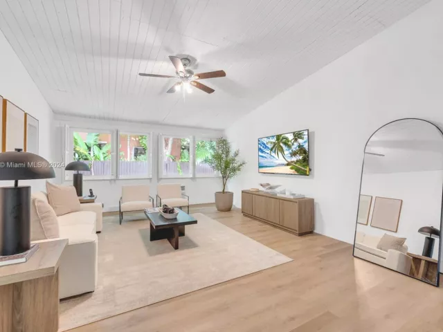 Дом в аренду по адресу 630 NE 117th St - фото 5570896