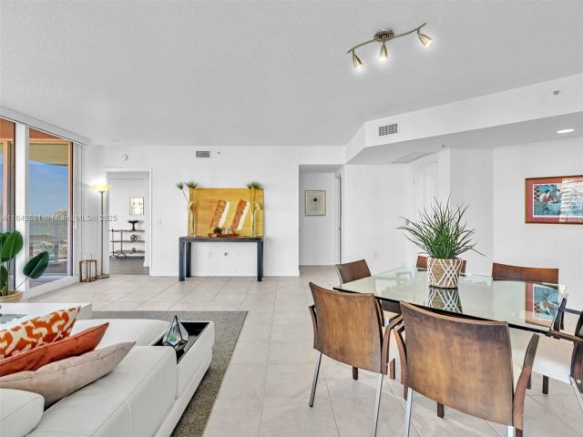 Продажа квартиры #1002 - фото 5796346