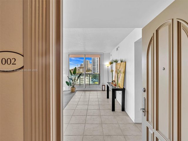 Продажа квартиры #1002 - фото 5796353