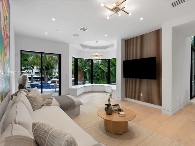 Продажа дома по адресу 4442 Prairie Ave - фото 7468622