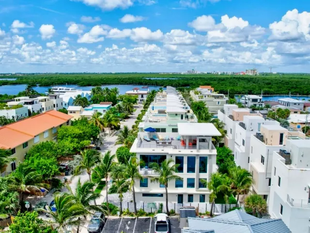 Дом в аренду по адресу 305 Oak St - фото 5773868
