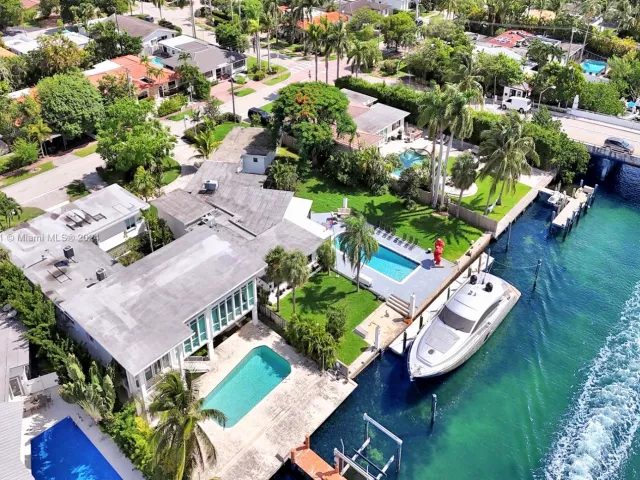 Продажа дома по адресу 1020 S Shore Dr - фото 5517472