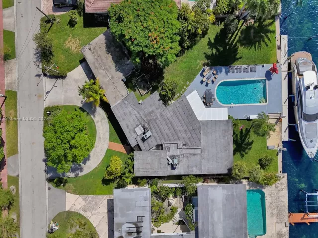 Продажа дома по адресу 1020 S Shore Dr - фото 5517463