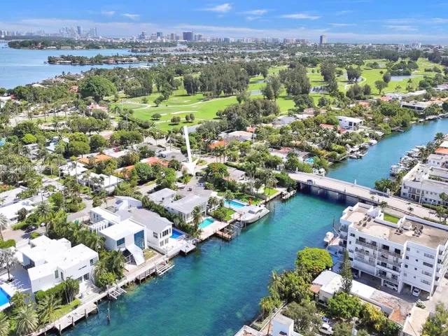 Продажа дома по адресу 1020 S Shore Dr - фото 5517465