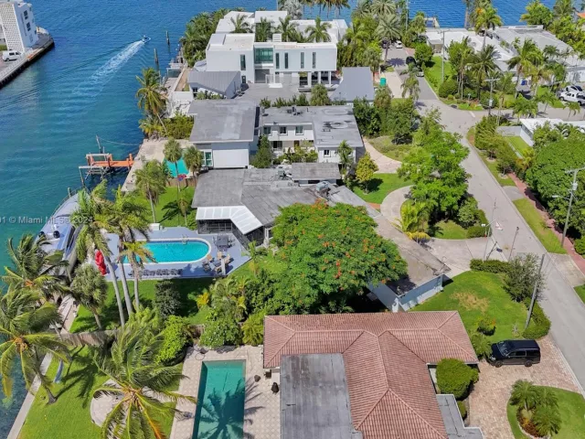 Продажа дома по адресу 1020 S Shore Dr - фото 5517469