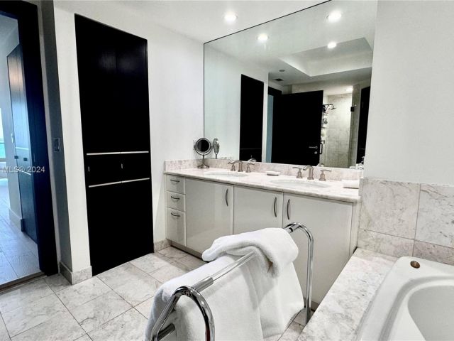 Продажа квартиры #1109 - фото 6006998