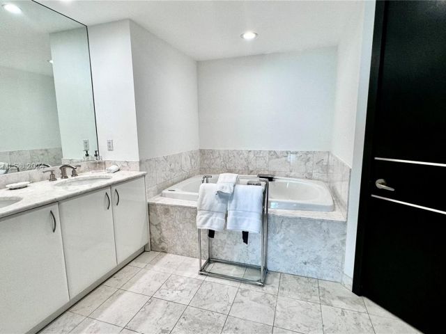 Продажа квартиры #1109 - фото 6006999