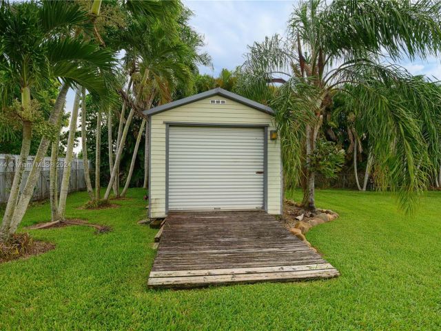 Продажа дома по адресу 1442 NW 20th St - фото 6064023