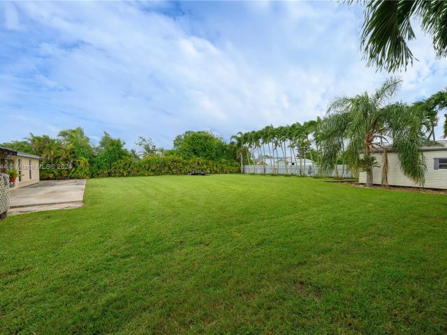 Продажа дома по адресу 1442 NW 20th St - фото 6064025