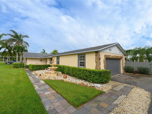 Продажа дома по адресу 1442 NW 20th St - фото 6064026