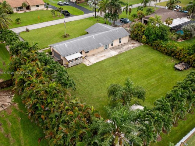 Продажа дома по адресу 1442 NW 20th St - фото 6064027