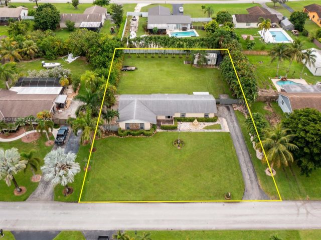 Продажа дома по адресу 1442 NW 20th St - фото 6064029