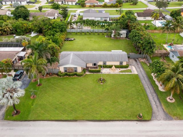 Продажа дома по адресу 1442 NW 20th St - фото 6064030