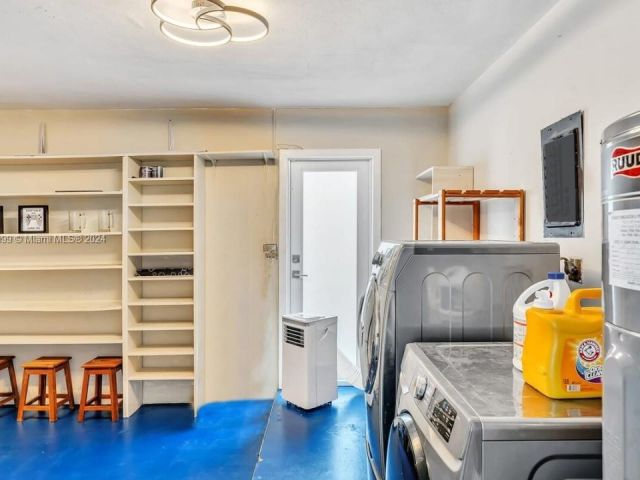 Продажа дома по адресу 2210 N 54th Ave - фото 5532263