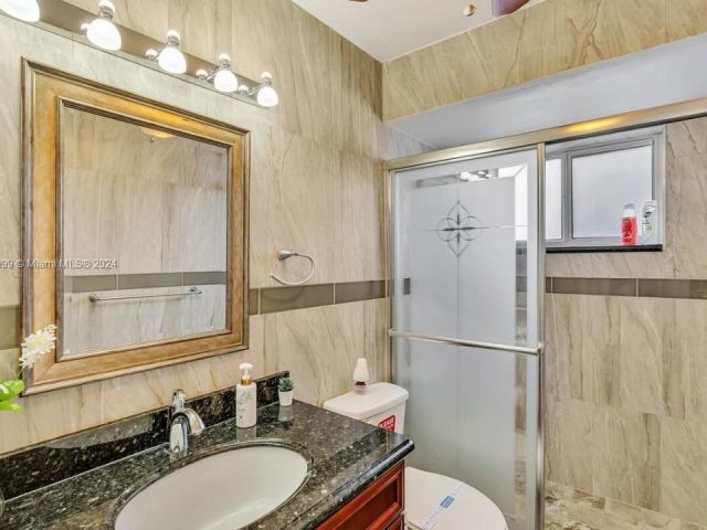 Продажа дома по адресу 2210 N 54th Ave - фото 5532272