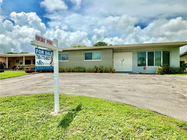 Продажа дома по адресу 2210 N 54th Ave - фото 5532275