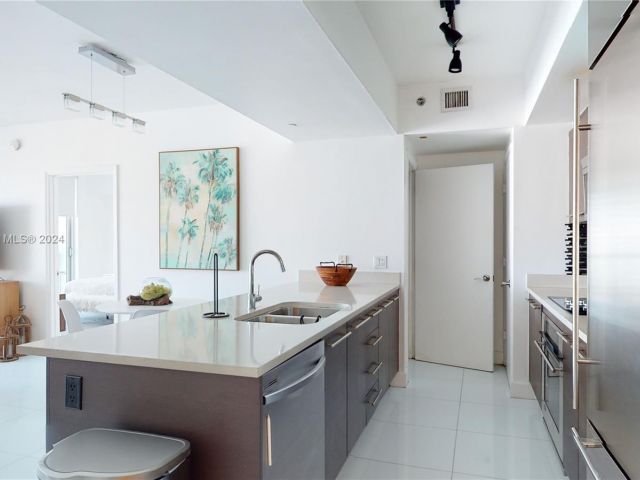 Продажа квартиры #3405 - фото 5731224