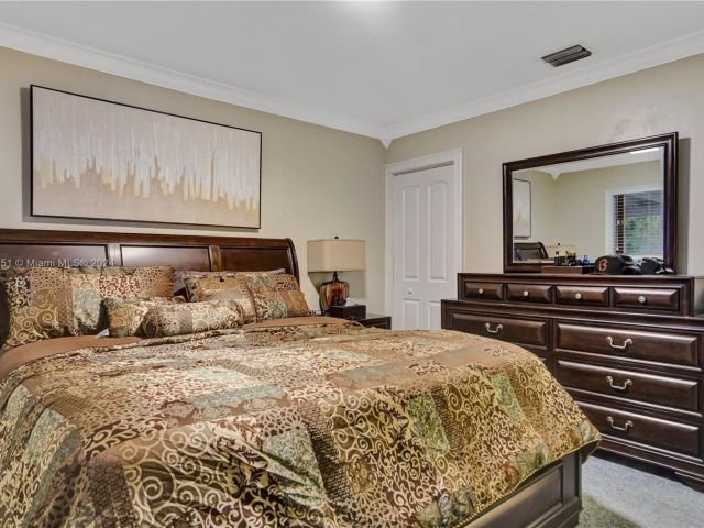 Продажа дома по адресу 770 NW 175th Dr - фото 5714774