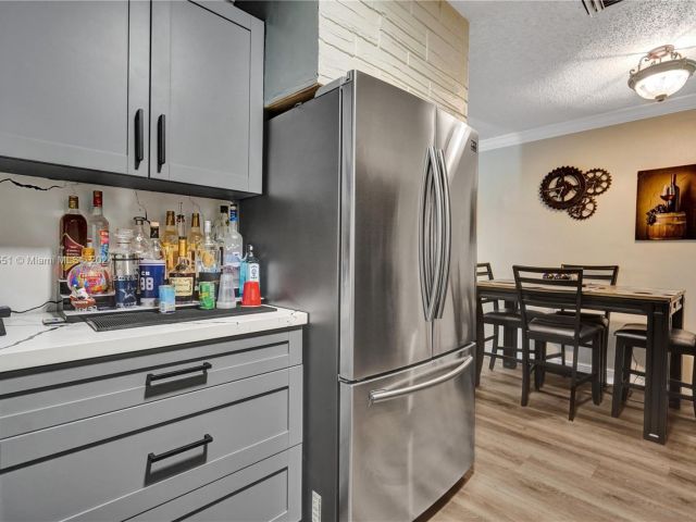 Продажа дома по адресу 770 NW 175th Dr - фото 5714779