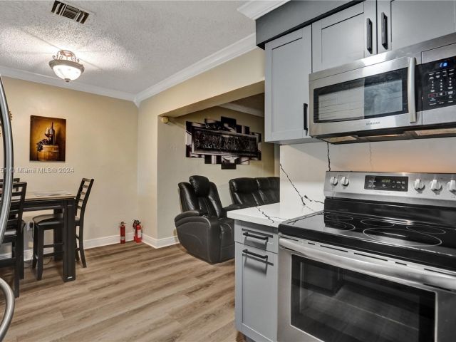 Продажа дома по адресу 770 NW 175th Dr - фото 5714780