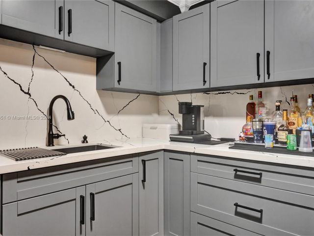 Продажа дома по адресу 770 NW 175th Dr - фото 5714783