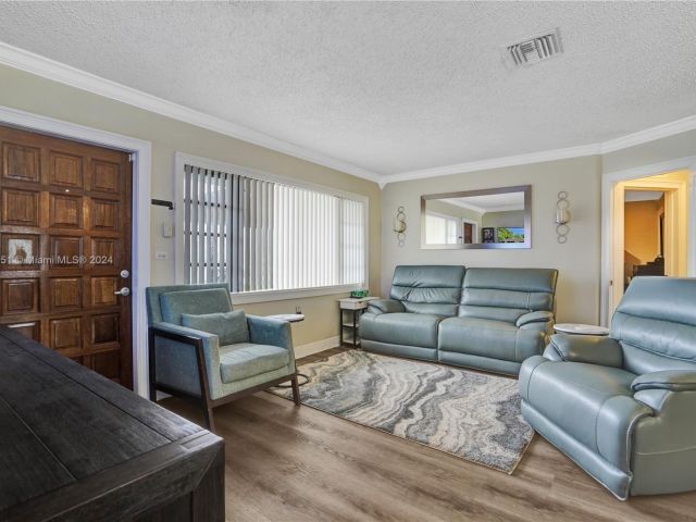 Продажа дома по адресу 770 NW 175th Dr - фото 5714788