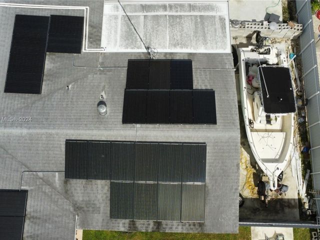 Продажа дома по адресу 1025 NE 13th Ave - фото 5774757