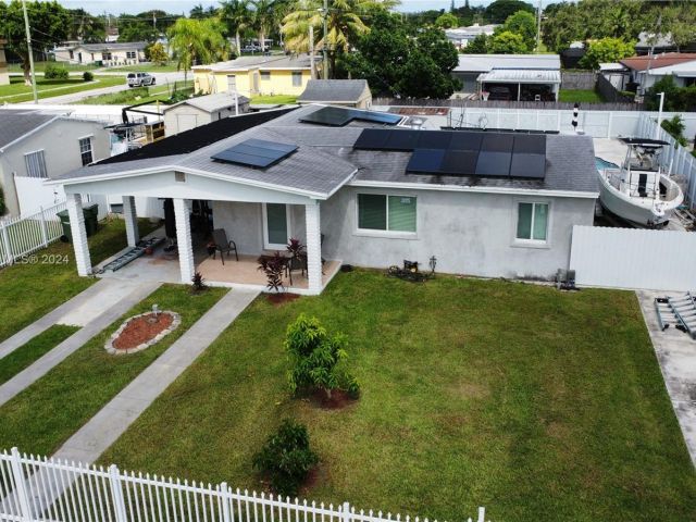 Продажа дома по адресу 1025 NE 13th Ave - фото 5774772