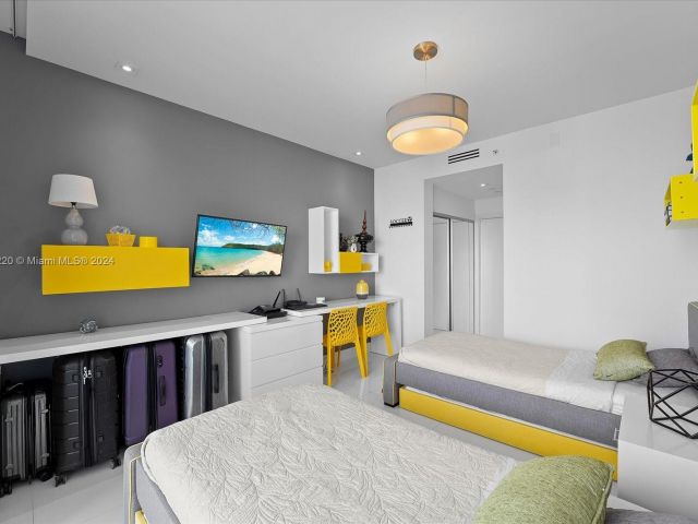 Продажа квартиры #2451 - фото 6035658