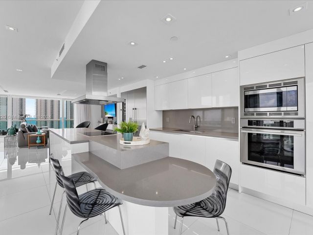 Продажа квартиры #2451 - фото 6035665