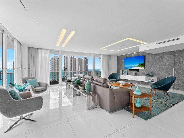 Продажа квартиры #2451 - фото 6035675