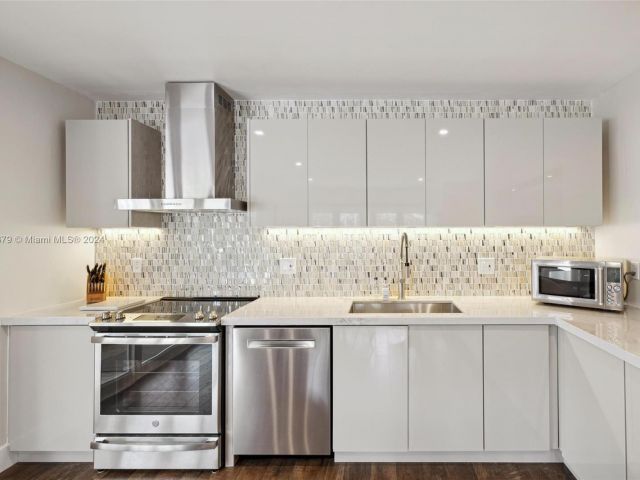 Продажа дома по адресу 670 Allendale Rd - фото 5573502