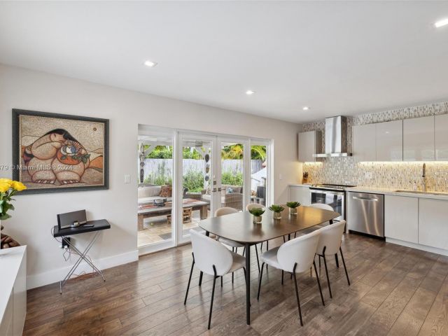 Продажа дома по адресу 670 Allendale Rd - фото 5573507